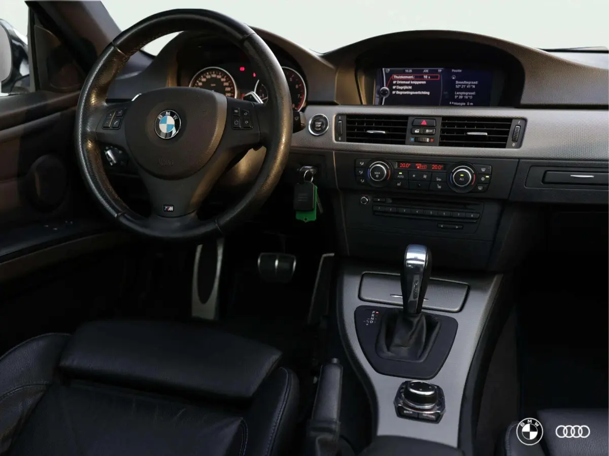 325i M SPORT / NL AUTO/ SCHUIFDAK / MEMORY / HIFI / 18"/ 6 CIL.