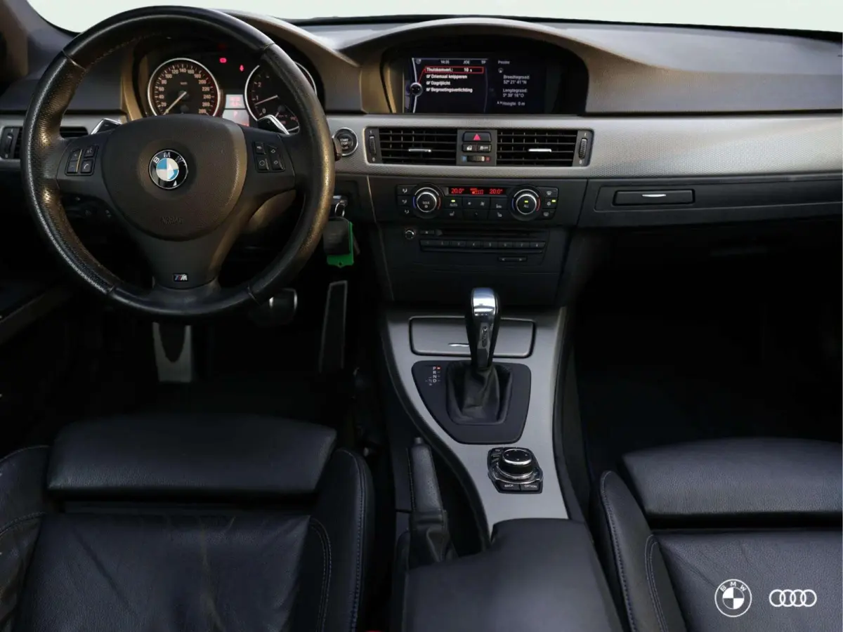 325i M SPORT / NL AUTO/ SCHUIFDAK / MEMORY / HIFI / 18"/ 6 CIL.