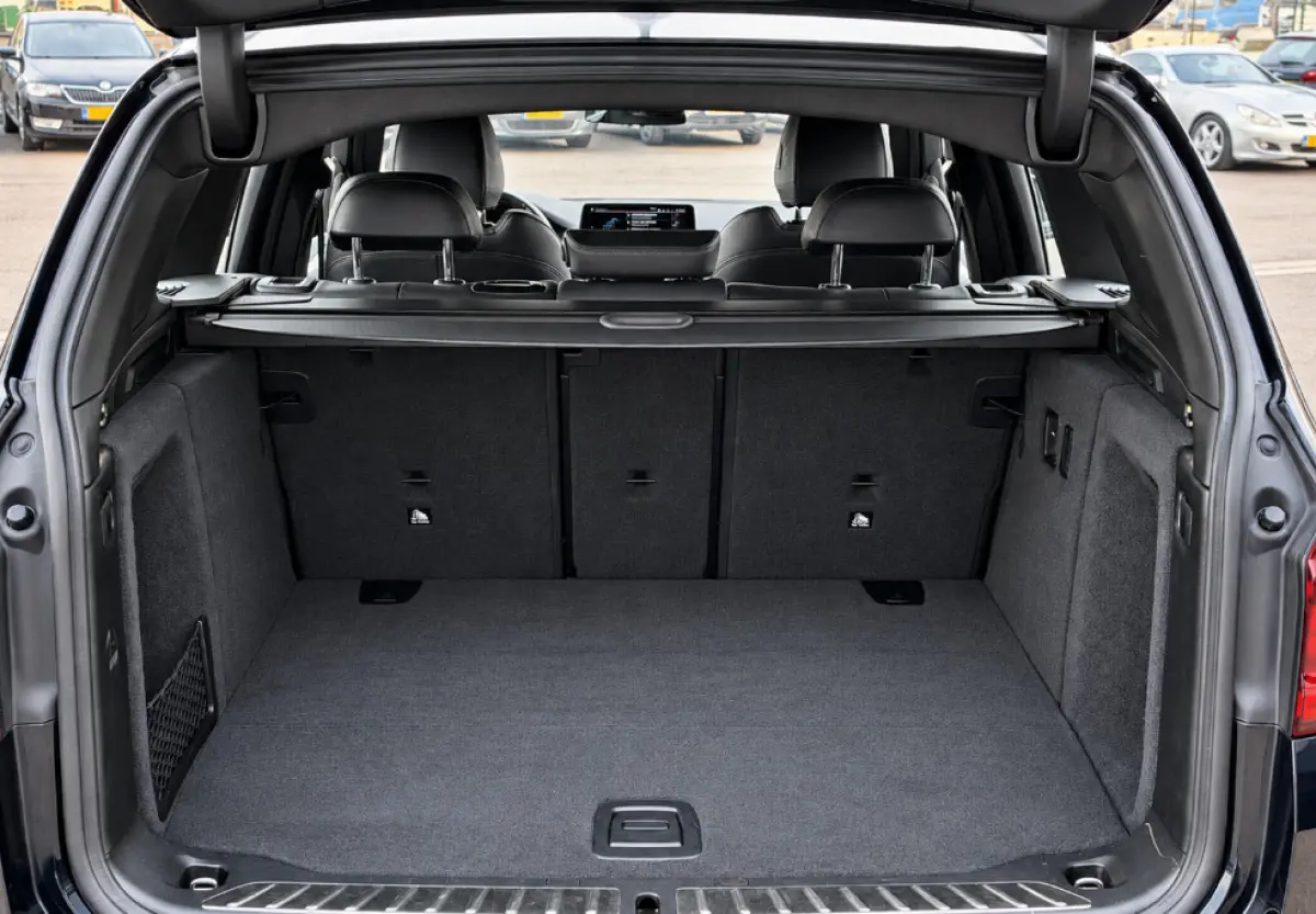 High Executive 80 kWh SoH 94,5% | Dealeronderhouden | Driving Assistant Professional | Elektr.. Trekhaak | Panorama dak | Harman Kardon | 360° Camera | Head-Up | Comfort Access | Leder | 1e