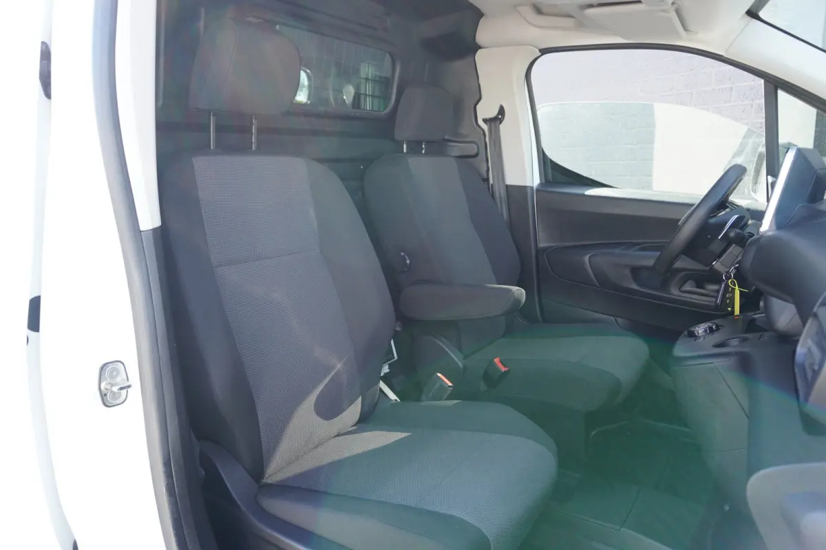 1.5 BlueHDI 130PK Automaat EURO 6 - Airco - Cruise - Carplay - €9.950,- Excl.
