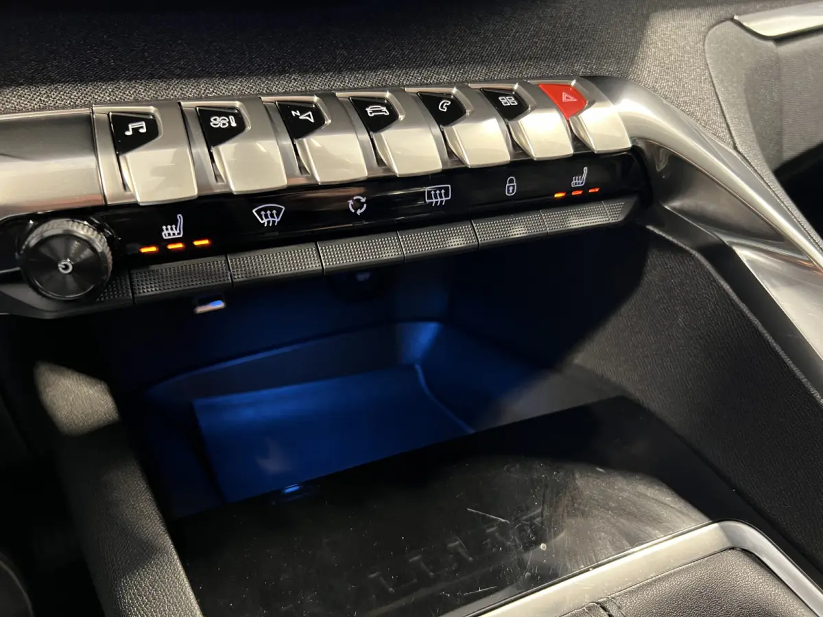 1.2 PureTech Allure Pack Business 7pers. | Android Auto/Apple Carplay | LM Velgen 18" | Voorstoelen Verwarmd | Cruise Control | PDC Voor en Achter | Airco |