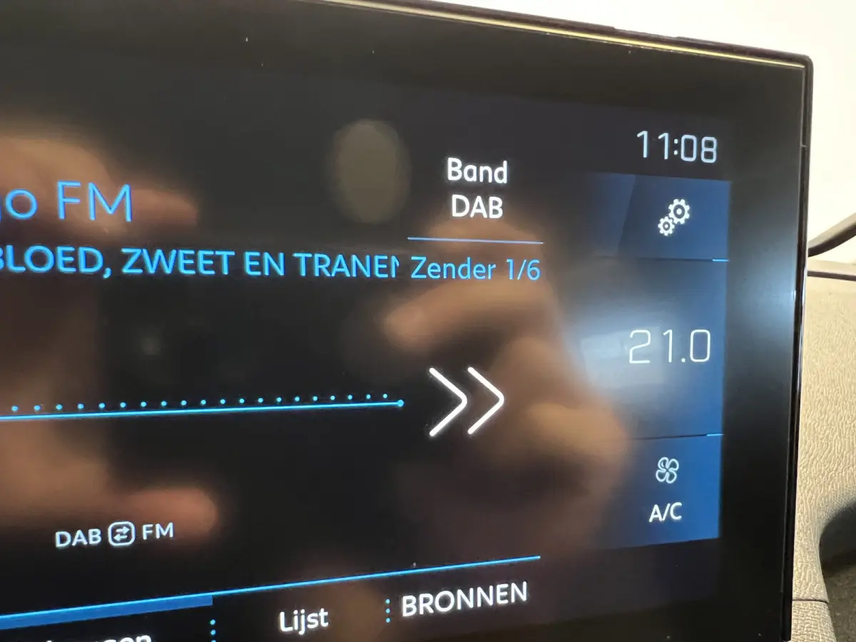 1.2 PureTech Allure Pack Business 7pers. | Android Auto/Apple Carplay | LM Velgen 18" | Voorstoelen Verwarmd | Cruise Control | PDC Voor en Achter | Airco |