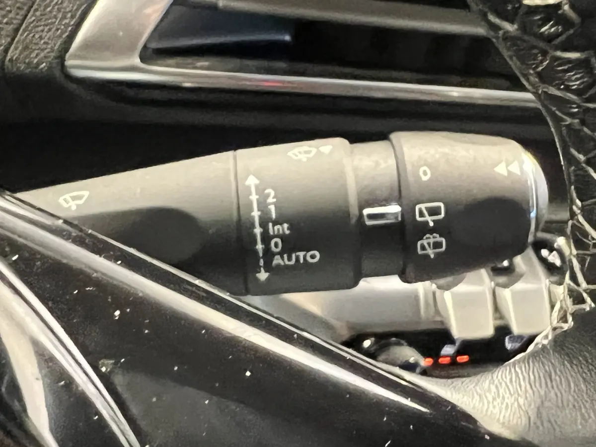 1.2 PureTech Allure Pack Business 7pers. | Android Auto/Apple Carplay | LM Velgen 18" | Voorstoelen Verwarmd | Cruise Control | PDC Voor en Achter | Airco |