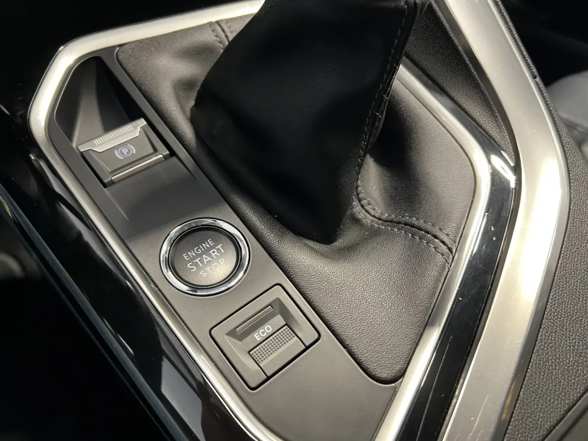 1.2 PureTech Allure Pack Business 7pers. | Android Auto/Apple Carplay | LM Velgen 18" | Voorstoelen Verwarmd | Cruise Control | PDC Voor en Achter | Airco |
