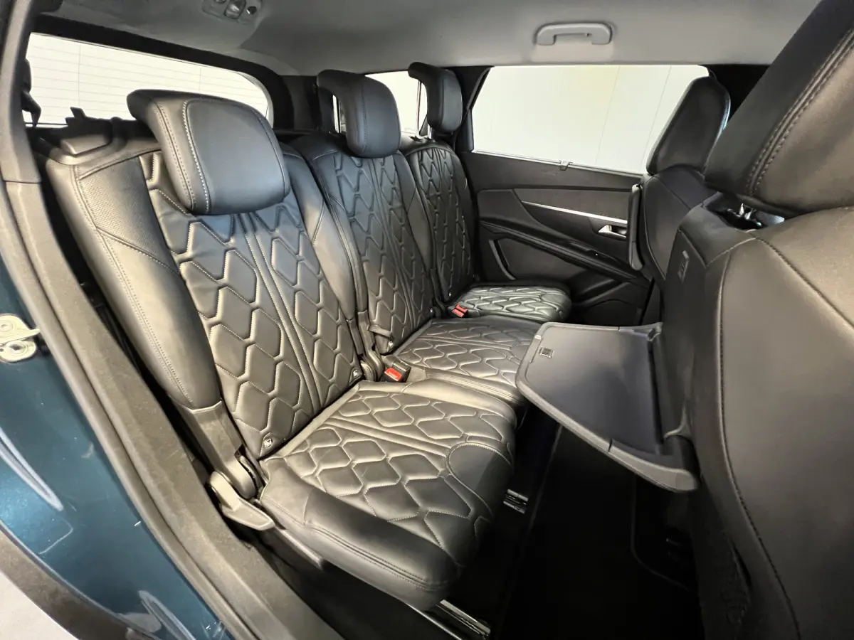 1.2 PureTech Allure Pack Business 7pers. | Android Auto/Apple Carplay | LM Velgen 18" | Voorstoelen Verwarmd | Cruise Control | PDC Voor en Achter | Airco |