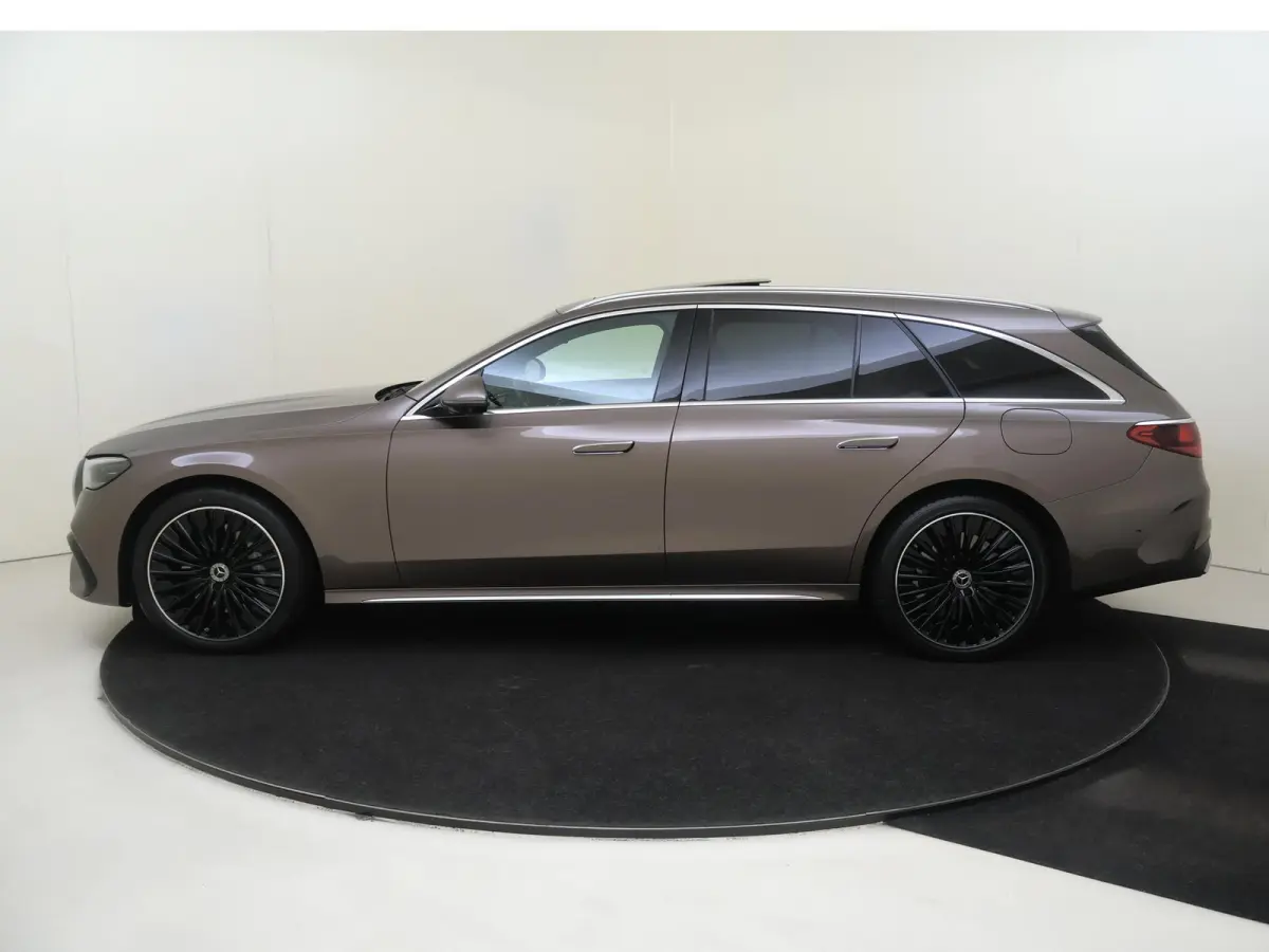 300 e AMG Line / Panoramadak/ SUPERSCREEN/ 20 inch/ Rijassistentiepakket