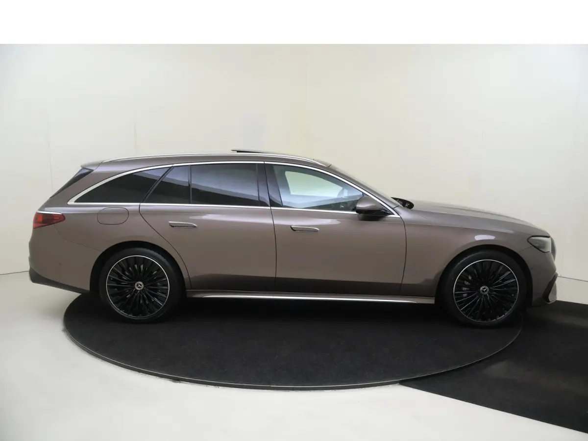 300 e AMG Line / Panoramadak/ SUPERSCREEN/ 20 inch/ Rijassistentiepakket
