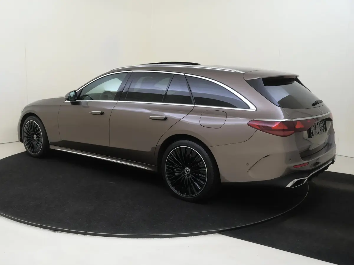 300 e AMG Line / Panoramadak/ SUPERSCREEN/ 20 inch/ Rijassistentiepakket