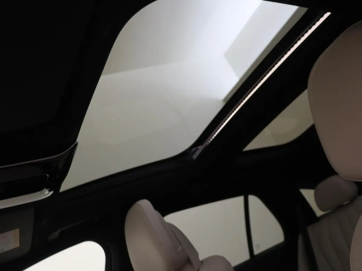 300 e AMG Line / Panoramadak/ SUPERSCREEN/ 20 inch/ Rijassistentiepakket