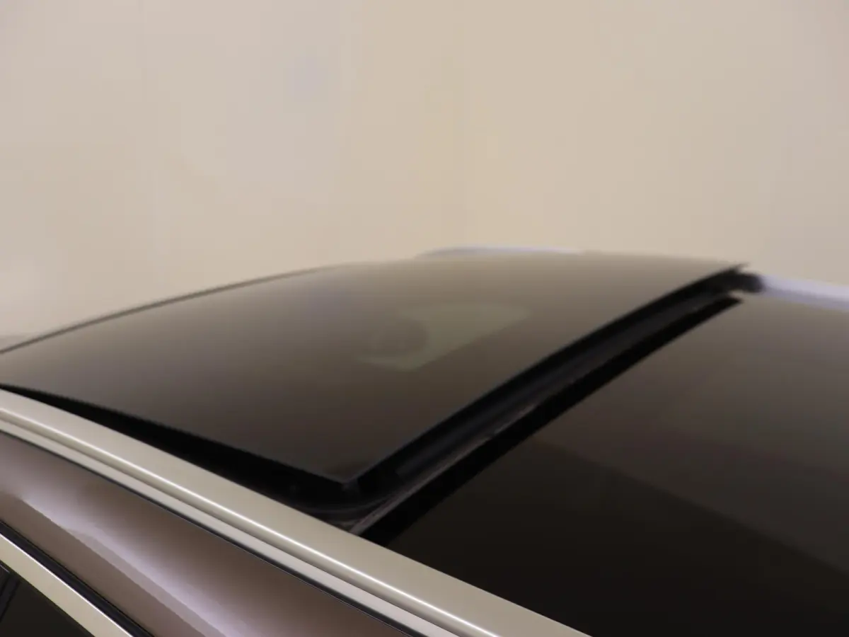 300 e AMG Line / Panoramadak/ SUPERSCREEN/ 20 inch/ Rijassistentiepakket
