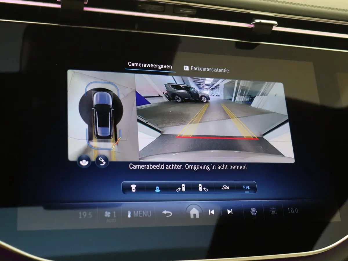 300 e AMG Line / Panoramadak/ SUPERSCREEN/ 20 inch/ Rijassistentiepakket
