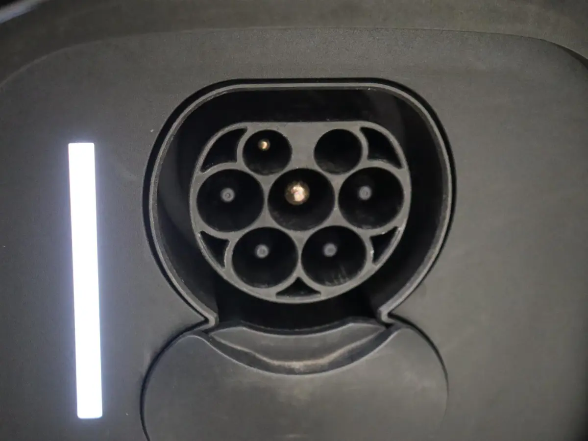 EQE 300 Business Line