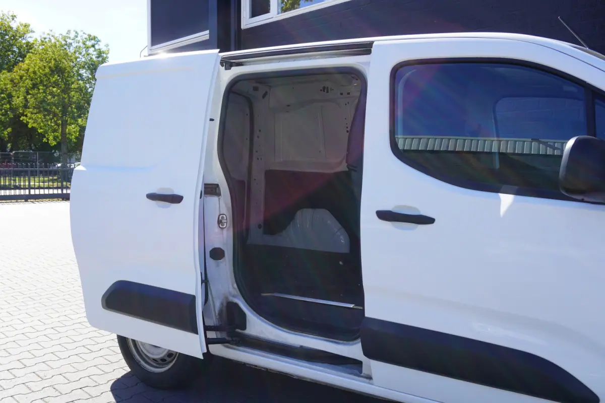 1.5 D-4D EURO 6 - Airco - Cruise - PDC - €12.950,- Excl.