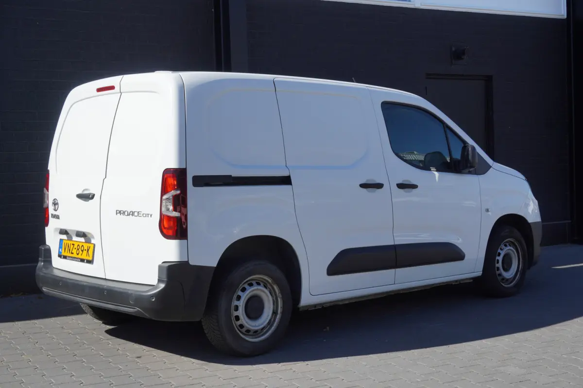 1.5 D-4D EURO 6 - Airco - Cruise - PDC - €12.950,- Excl.