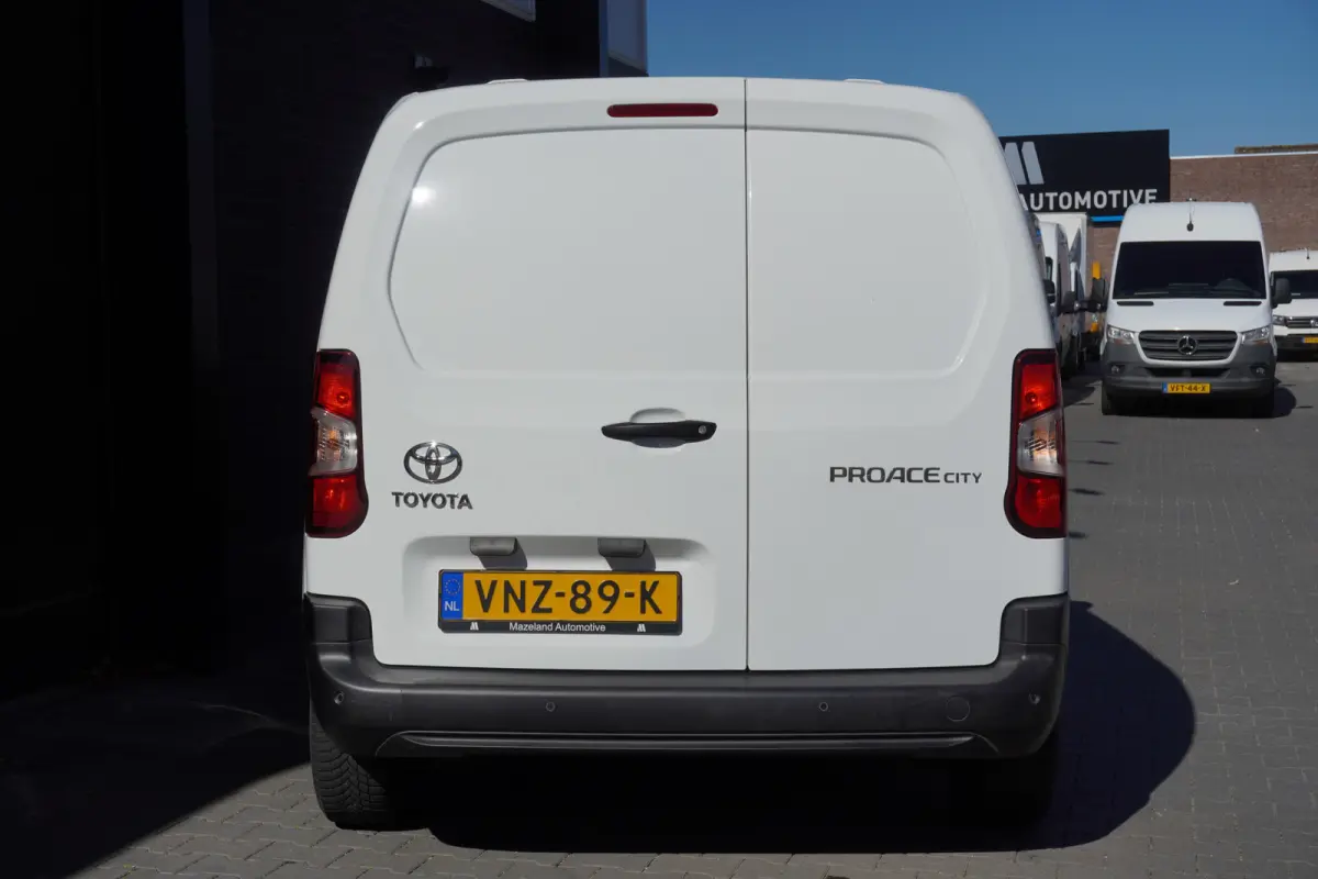 1.5 D-4D EURO 6 - Airco - Cruise - PDC - €12.950,- Excl.