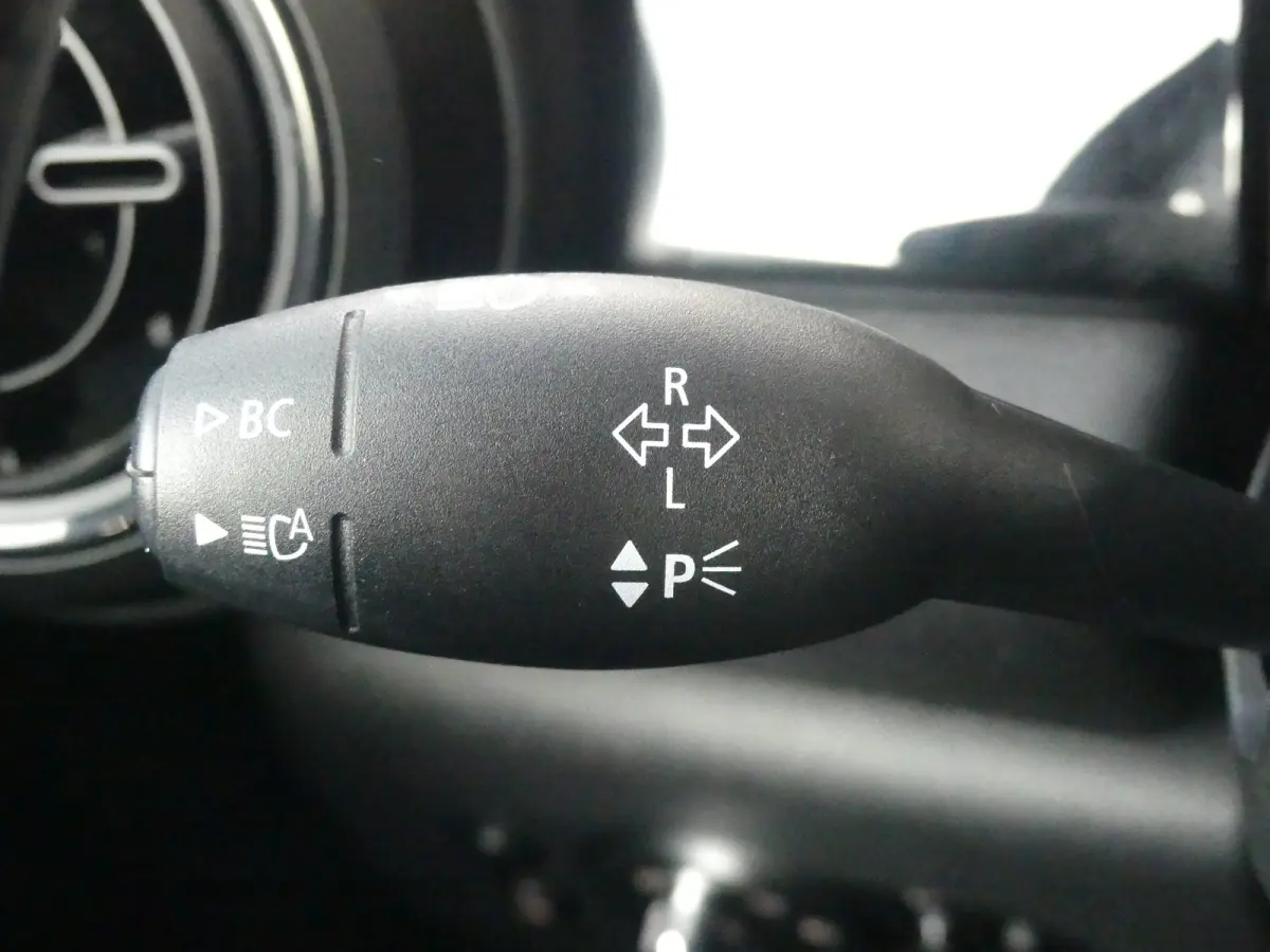 Yours 33 kWh | SOH 96% | STOELVERWARMING | PARKEERSENSOREN | NAVI | APPLE CARPLAY / ANDROID AUTO | CRUISE | AIRCO | LMV 17" |