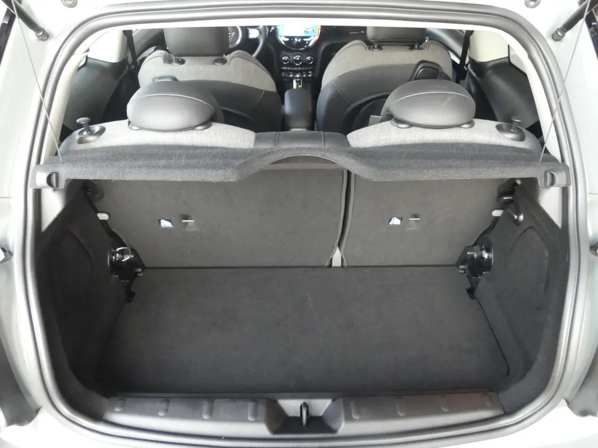 Yours 33 kWh | SOH 96% | STOELVERWARMING | PARKEERSENSOREN | NAVI | APPLE CARPLAY / ANDROID AUTO | CRUISE | AIRCO | LMV 17" |