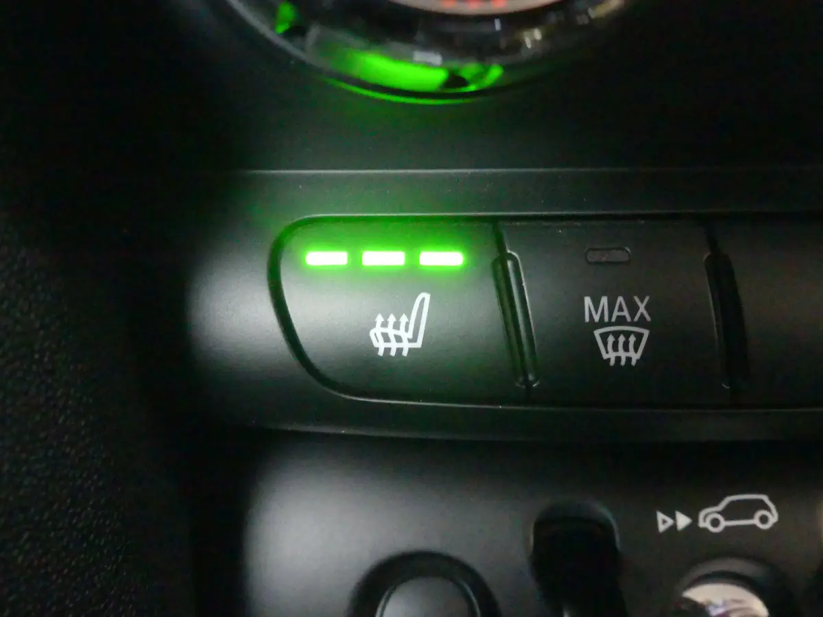 Yours 33 kWh | SOH 96% | STOELVERWARMING | PARKEERSENSOREN | NAVI | APPLE CARPLAY / ANDROID AUTO | CRUISE | AIRCO | LMV 17" |