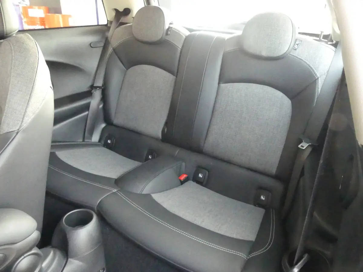 Yours 33 kWh | SOH 96% | STOELVERWARMING | PARKEERSENSOREN | NAVI | APPLE CARPLAY / ANDROID AUTO | CRUISE | AIRCO | LMV 17" |