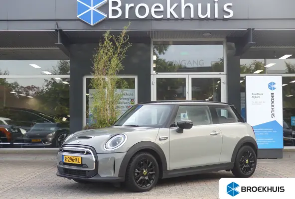 Yours 33 kWh | SOH 96% | STOELVERWARMING | PARKEERSENSOREN | NAVI | APPLE CARPLAY / ANDROID AUTO | CRUISE | AIRCO | LMV 17" |