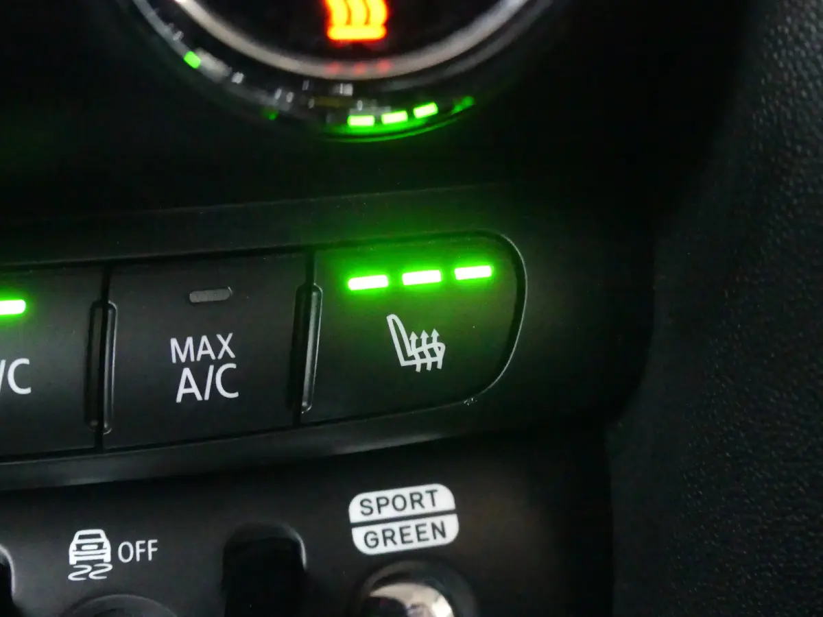 Yours 33 kWh | SOH 96% | STOELVERWARMING | PARKEERSENSOREN | NAVI | APPLE CARPLAY / ANDROID AUTO | CRUISE | AIRCO | LMV 17" |