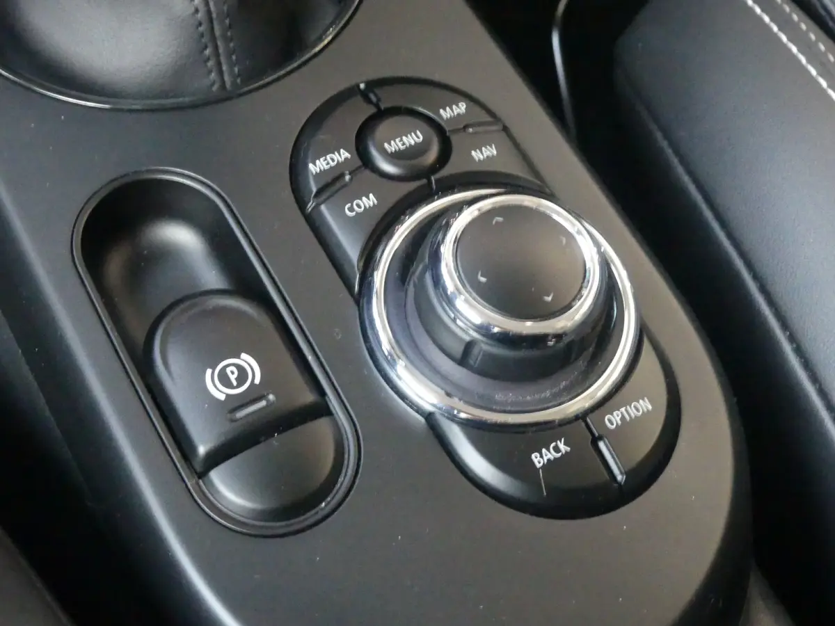 Yours 33 kWh | SOH 96% | STOELVERWARMING | PARKEERSENSOREN | NAVI | APPLE CARPLAY / ANDROID AUTO | CRUISE | AIRCO | LMV 17" |