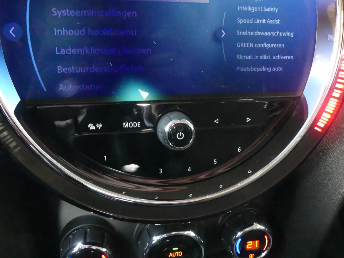Yours 33 kWh | SOH 96% | STOELVERWARMING | PARKEERSENSOREN | NAVI | APPLE CARPLAY / ANDROID AUTO | CRUISE | AIRCO | LMV 17" |