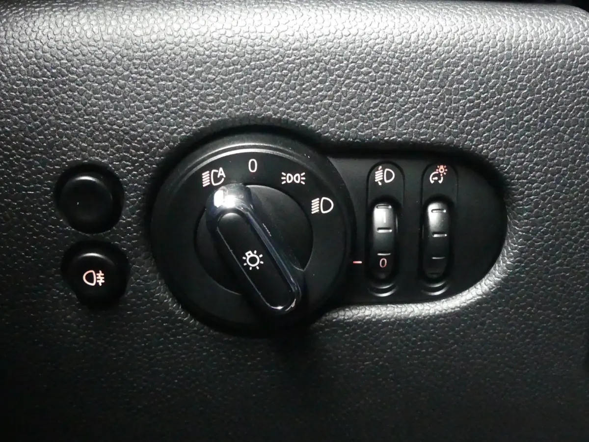 Yours 33 kWh | SOH 96% | STOELVERWARMING | PARKEERSENSOREN | NAVI | APPLE CARPLAY / ANDROID AUTO | CRUISE | AIRCO | LMV 17" |