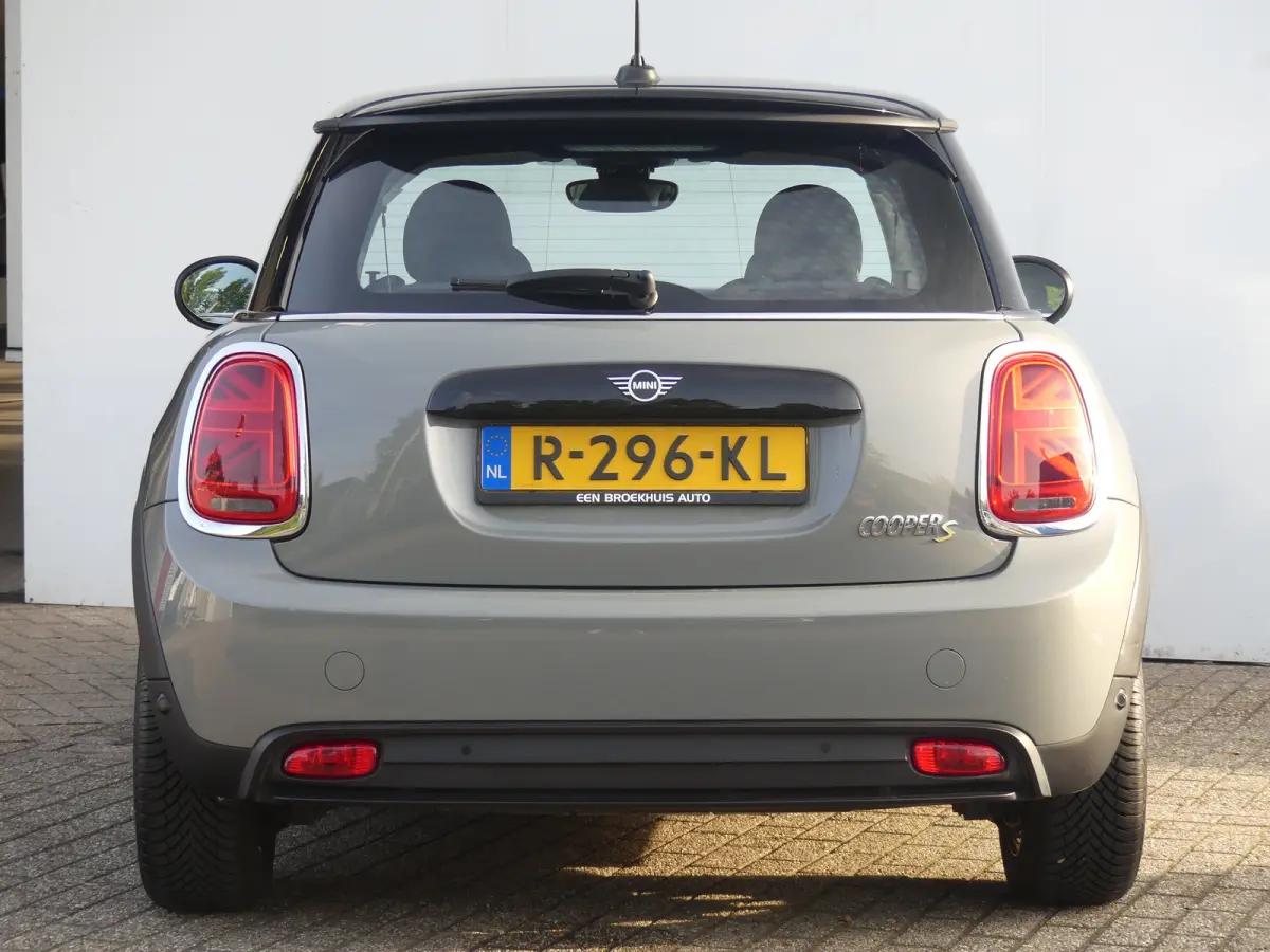 Yours 33 kWh | SOH 96% | STOELVERWARMING | PARKEERSENSOREN | NAVI | APPLE CARPLAY / ANDROID AUTO | CRUISE | AIRCO | LMV 17" |