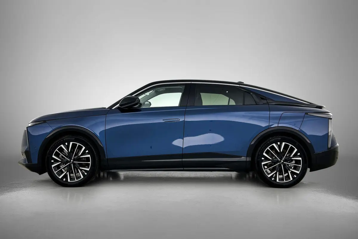 Long Range Pallas Comfort Tech 97 kWh | Panoramadak | Stoelverwarming voor+achter | Apple Carplay/Android Auto | Navigatie