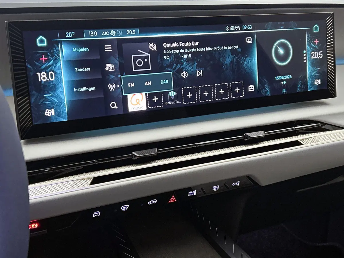 Long Range Pallas Comfort Tech 97 kWh | Panoramadak | Stoelverwarming voor+achter | Apple Carplay/Android Auto | Navigatie