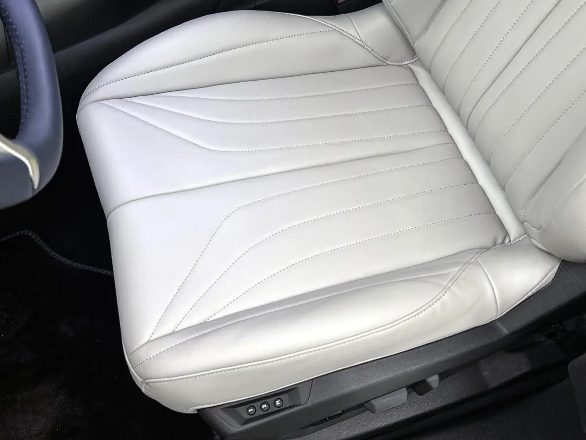 Long Range Pallas Comfort Tech 97 kWh | Panoramadak | Stoelverwarming voor+achter | Apple Carplay/Android Auto | Navigatie
