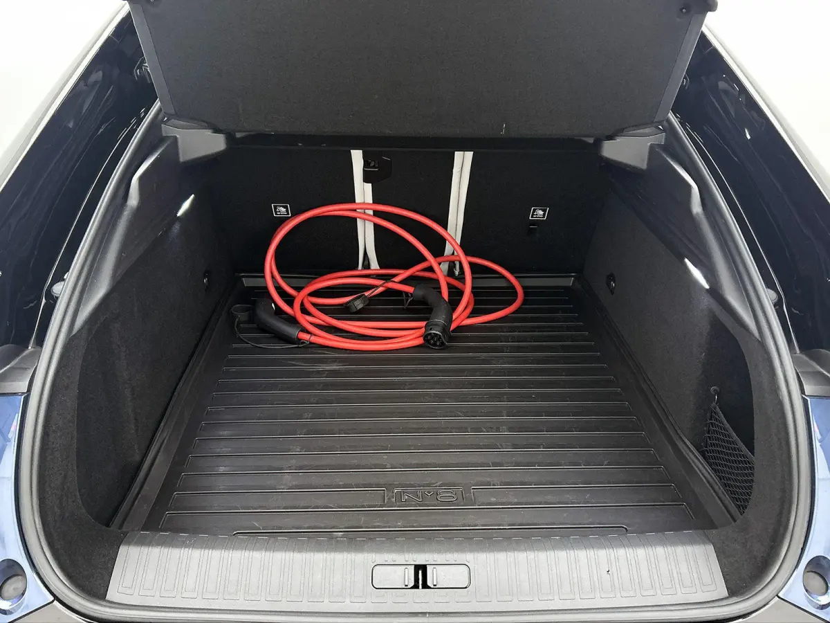 Long Range Pallas Comfort Tech 97 kWh | Panoramadak | Stoelverwarming voor+achter | Apple Carplay/Android Auto | Navigatie