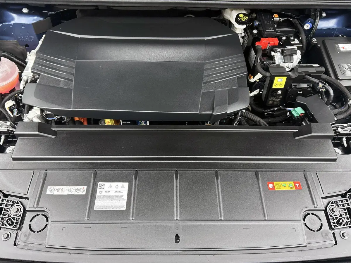 Long Range Pallas Comfort Tech 97 kWh | Panoramadak | Stoelverwarming voor+achter | Apple Carplay/Android Auto | Navigatie