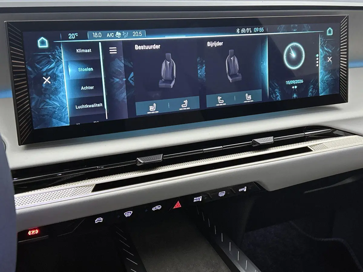 Long Range Pallas Comfort Tech 97 kWh | Panoramadak | Stoelverwarming voor+achter | Apple Carplay/Android Auto | Navigatie