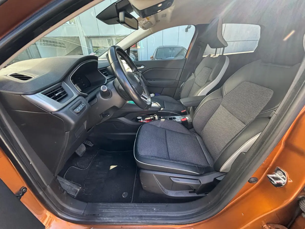 E-Tech Plug-in Hybrid 160 Edition One | BOSE Audio | Groot Navi | Trekhaak |