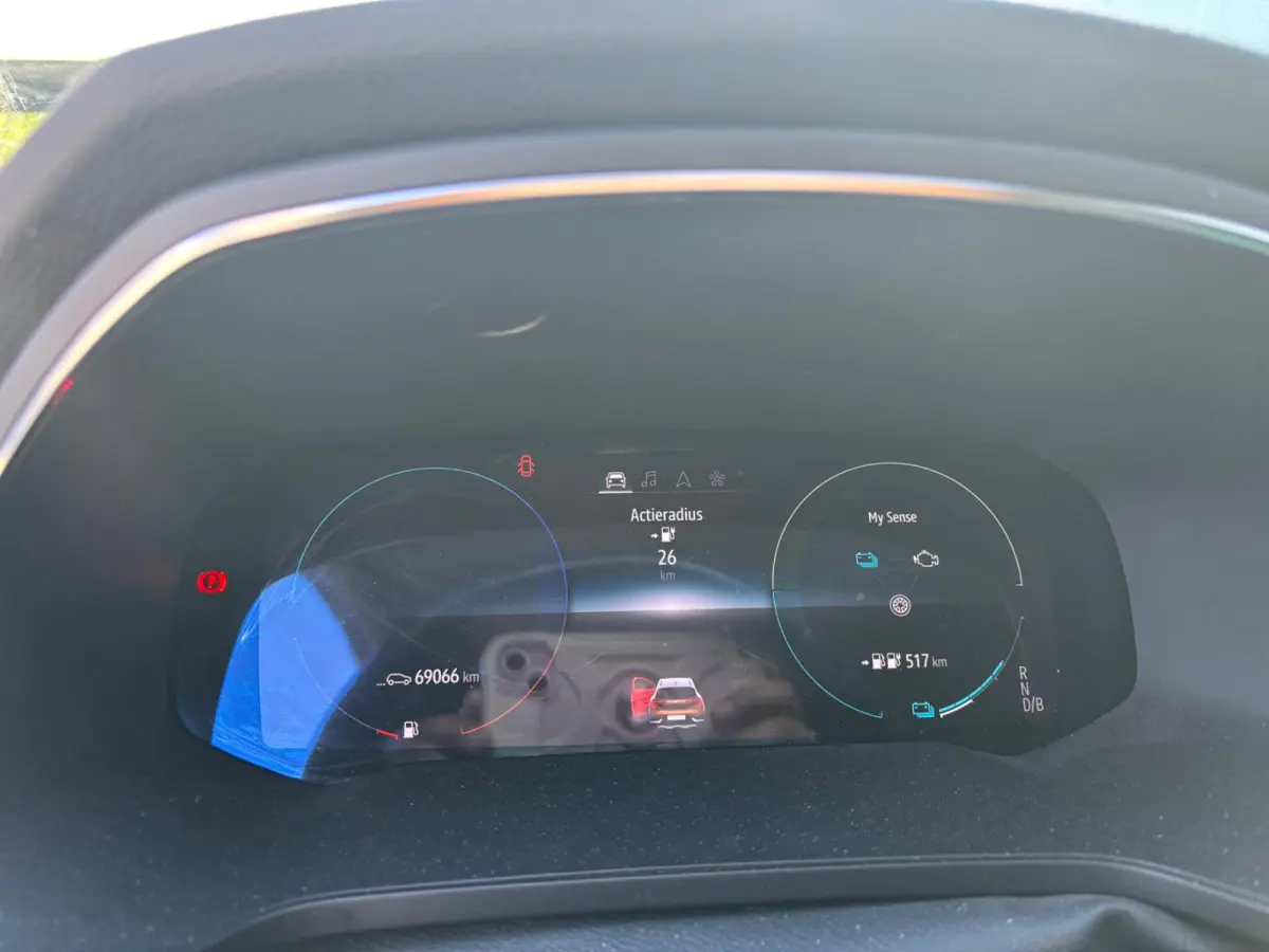 E-Tech Plug-in Hybrid 160 Edition One | BOSE Audio | Groot Navi | Trekhaak |