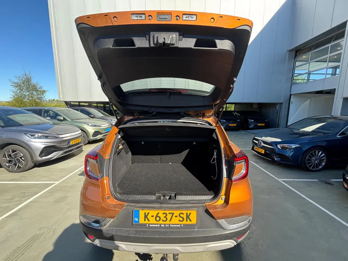 E-Tech Plug-in Hybrid 160 Edition One | BOSE Audio | Groot Navi | Trekhaak |