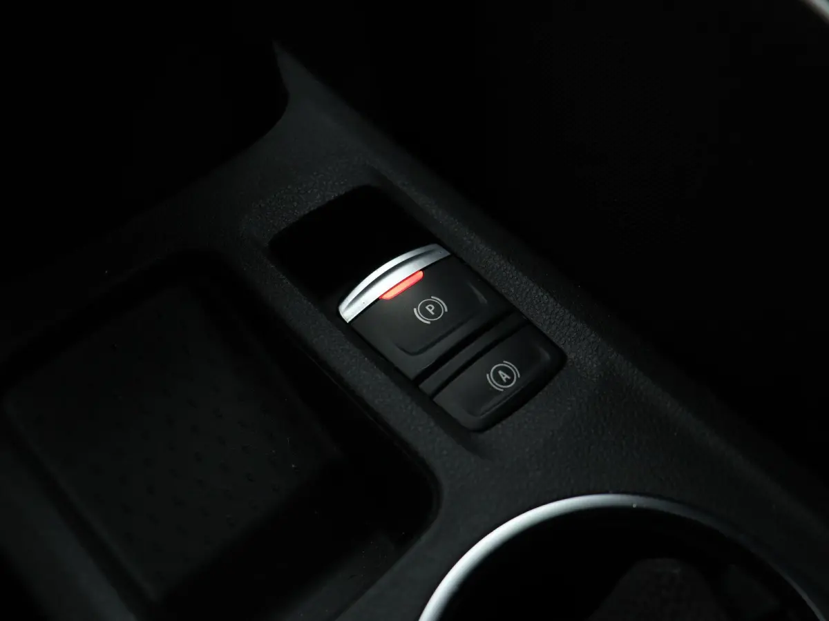 TCe 100pk Intens | Achteruitrijcamera | Navigatie | Apple/Android Carplay |