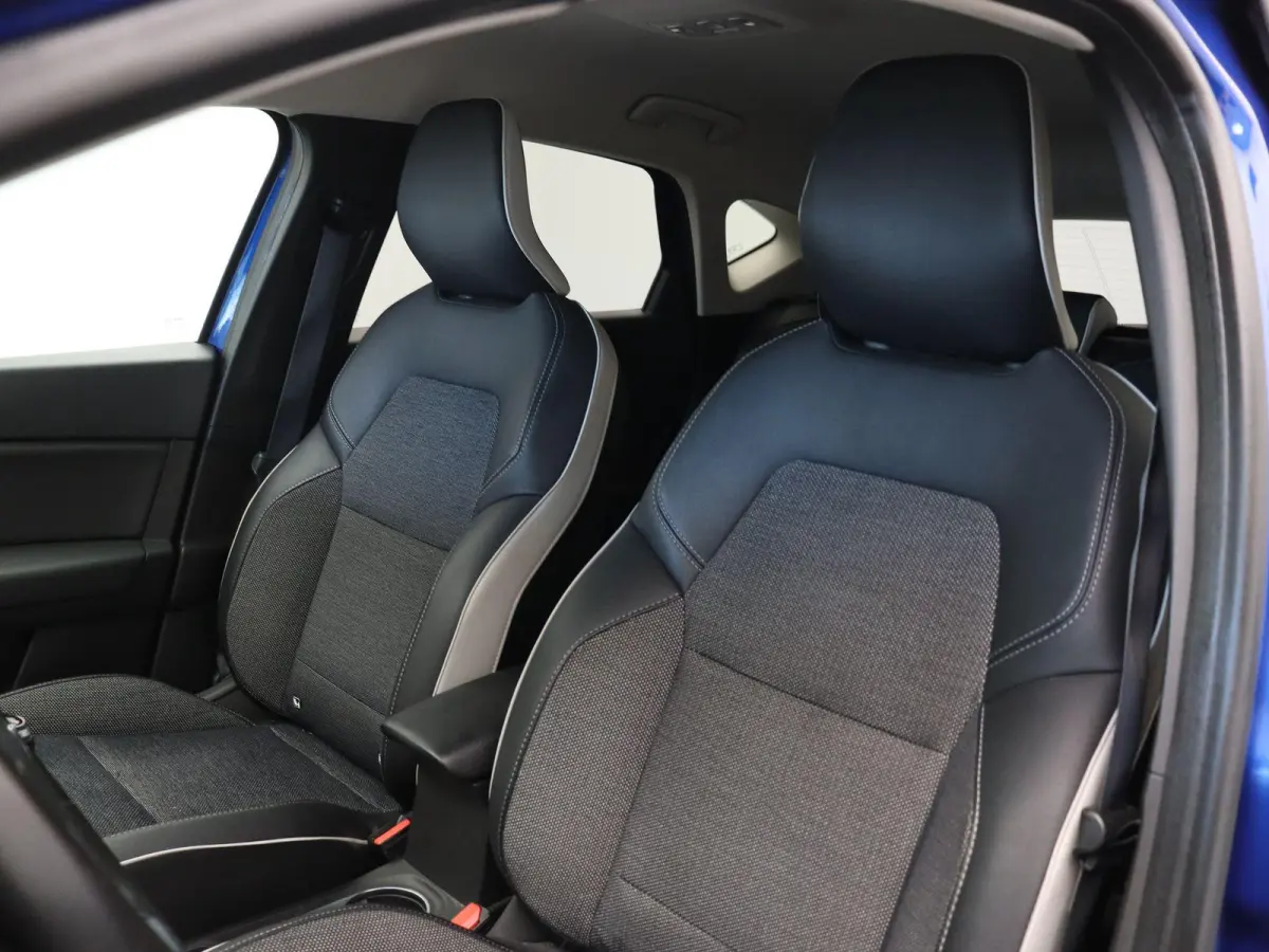 TCe 100pk Intens | Achteruitrijcamera | Navigatie | Apple/Android Carplay |
