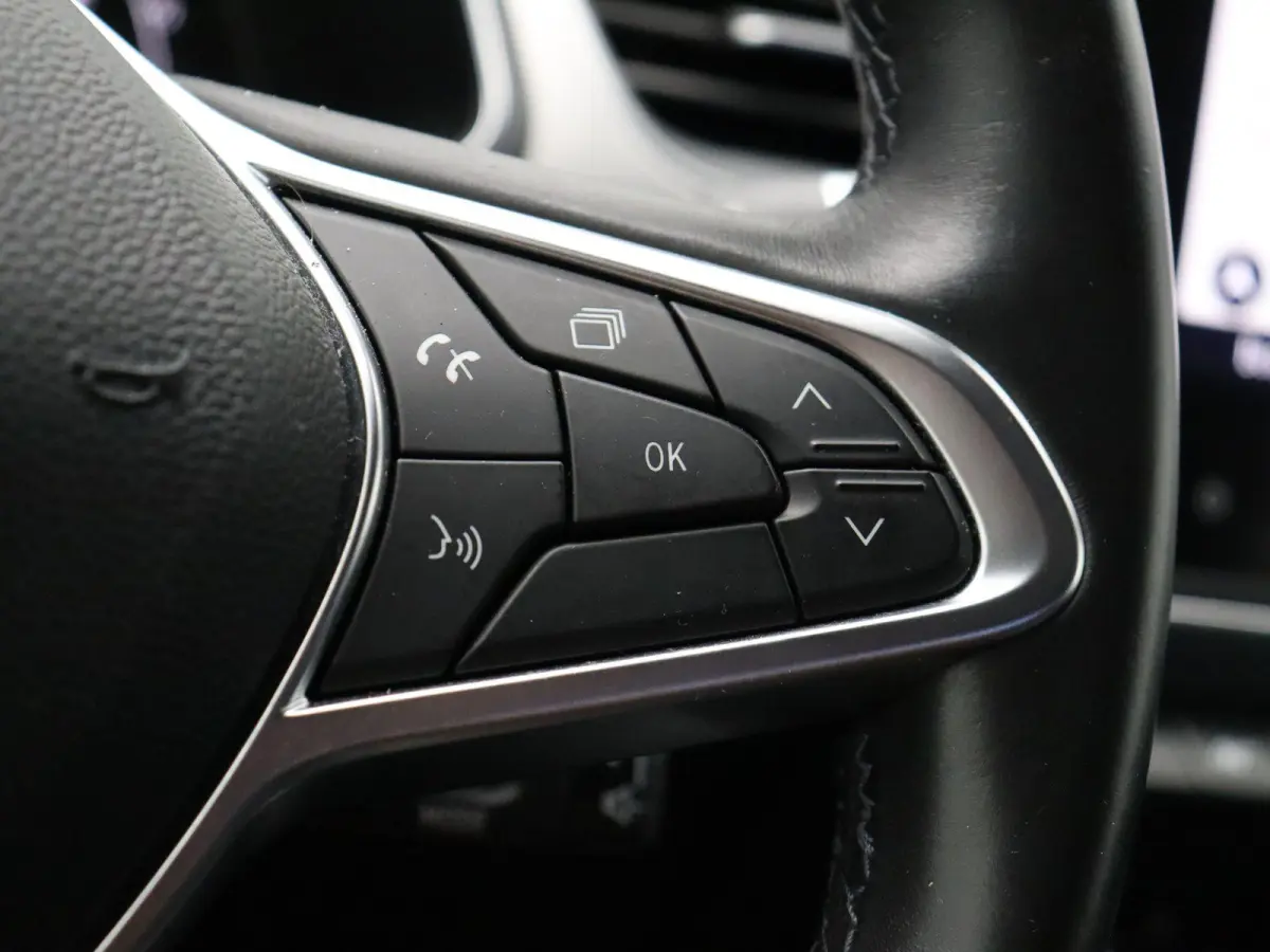 TCe 100pk Intens | Achteruitrijcamera | Navigatie | Apple/Android Carplay |