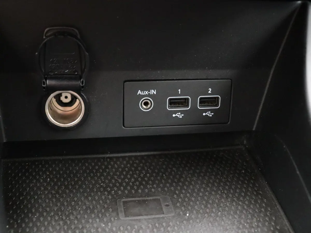TCe 100pk Intens | Achteruitrijcamera | Navigatie | Apple/Android Carplay |
