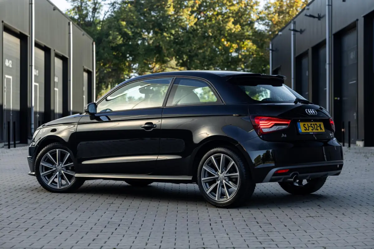 1.0 TFSI S-Line Andrenalin *Navi* Cruise* Leder* Clima*