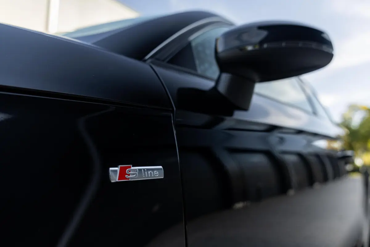1.0 TFSI S-Line Andrenalin *Navi* Cruise* Leder* Clima*