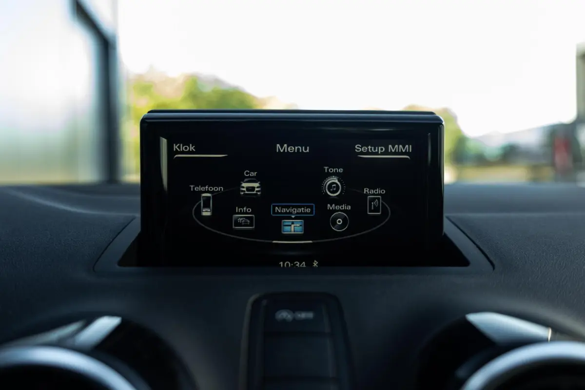 1.0 TFSI S-Line Andrenalin *Navi* Cruise* Leder* Clima*