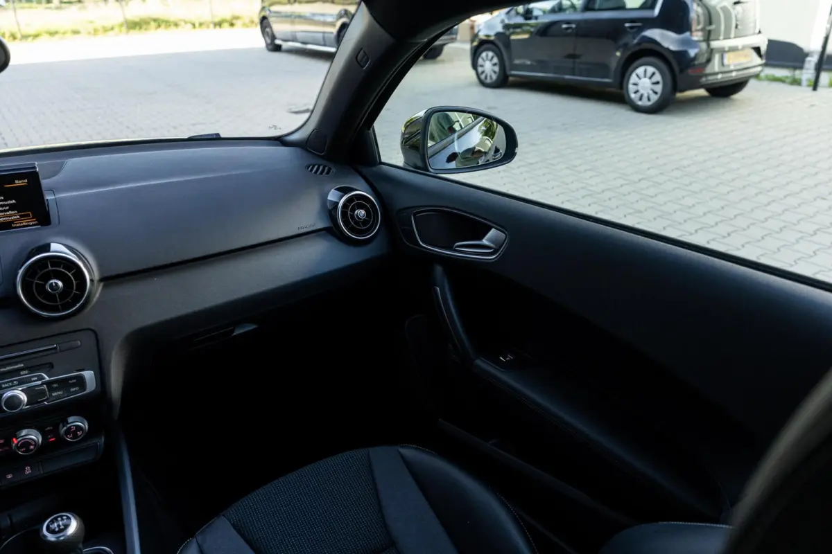 1.0 TFSI S-Line Andrenalin *Navi* Cruise* Leder* Clima*