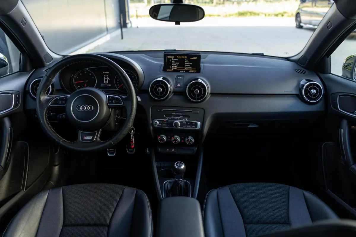 1.0 TFSI S-Line Andrenalin *Navi* Cruise* Leder* Clima*