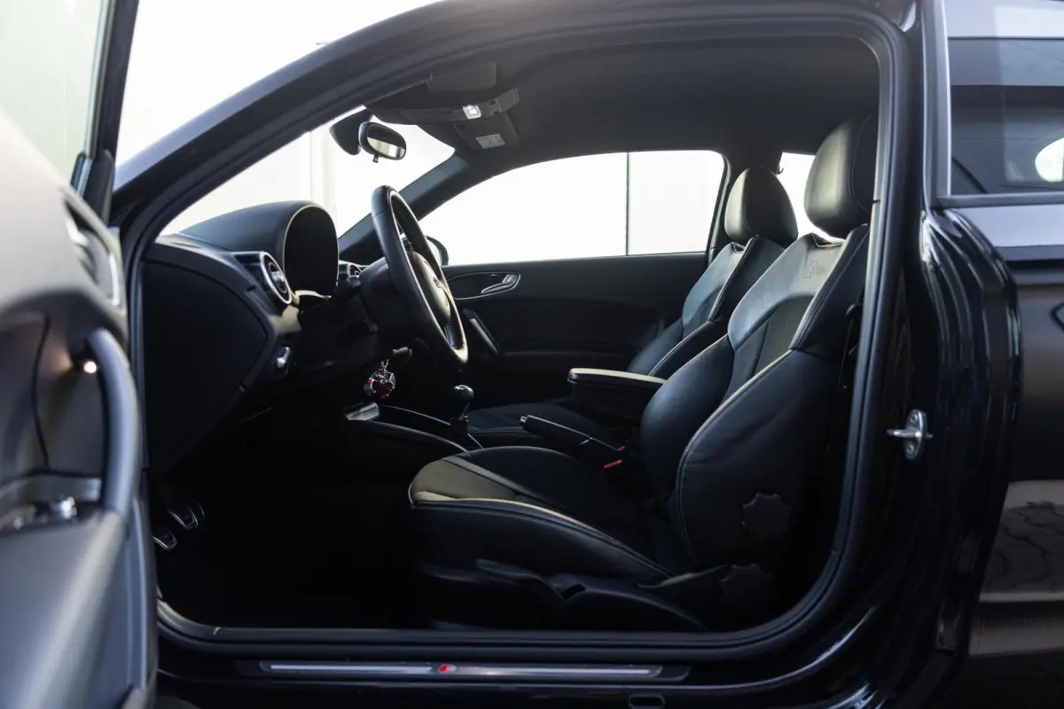 1.0 TFSI S-Line Andrenalin *Navi* Cruise* Leder* Clima*