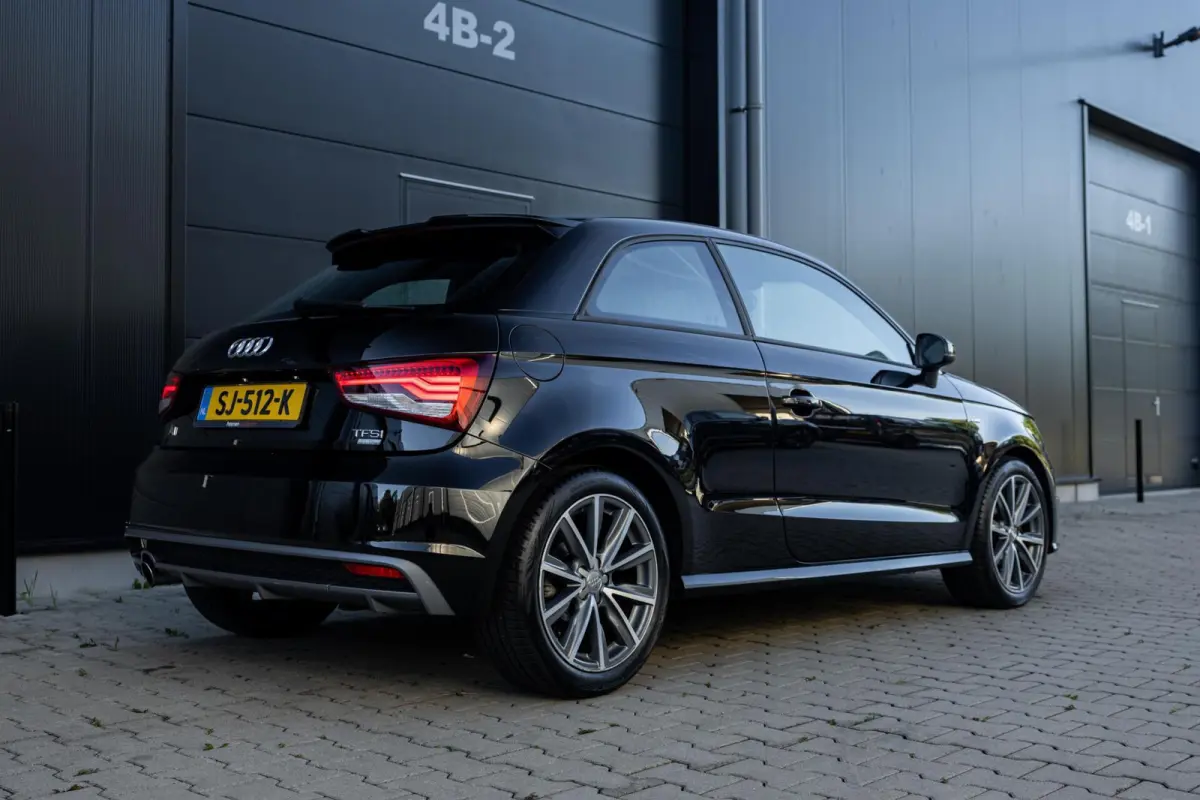 1.0 TFSI S-Line Andrenalin *Navi* Cruise* Leder* Clima*