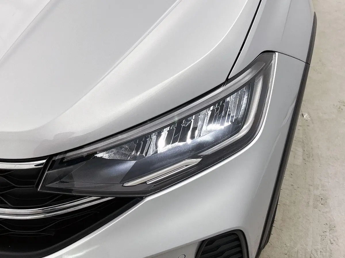 1.0 TSI Life Edition 115pk | Automaat | Navigatie | Draadloze Apple Carplay | Adaptieve cruise control | Travel Assist | Achteruitrij camera | Climate control | Stoelverwarming | Elektrisch 